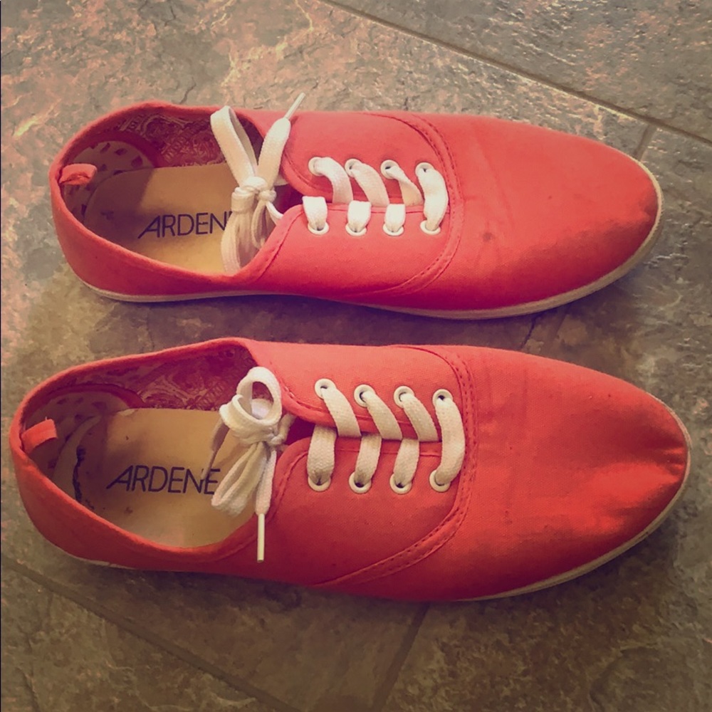 Classic Tennis Shoes